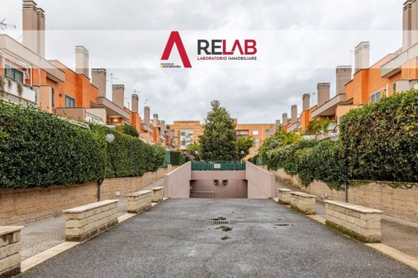 casa indipendente in vendita a Roma in zona Acilia