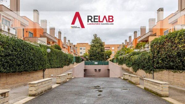 casa indipendente in vendita a Roma in zona Acilia