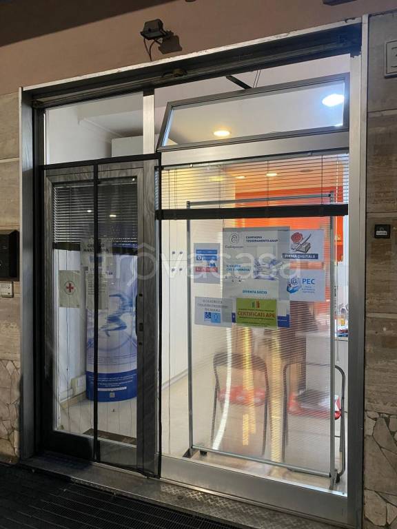 negozio in vendita a Roma in zona Tuscolano