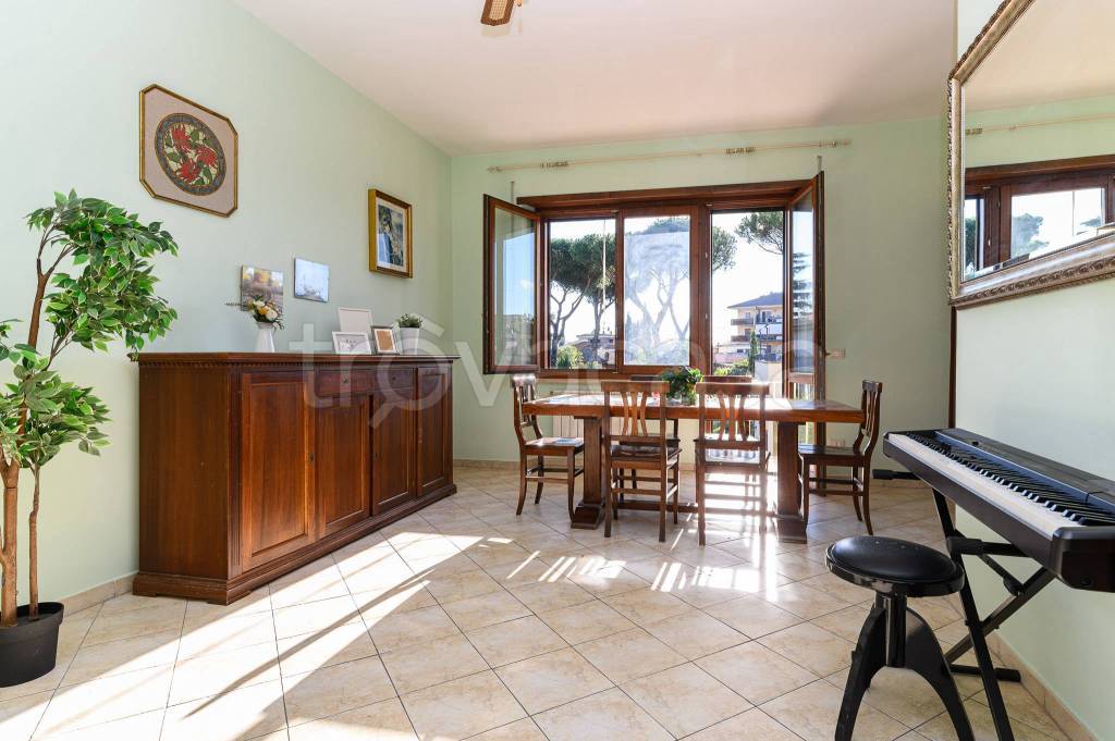 appartamento in vendita a Roma in zona Labaro