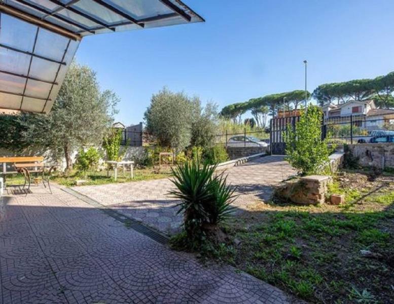 casa indipendente in vendita a Roma in zona Case Rosse