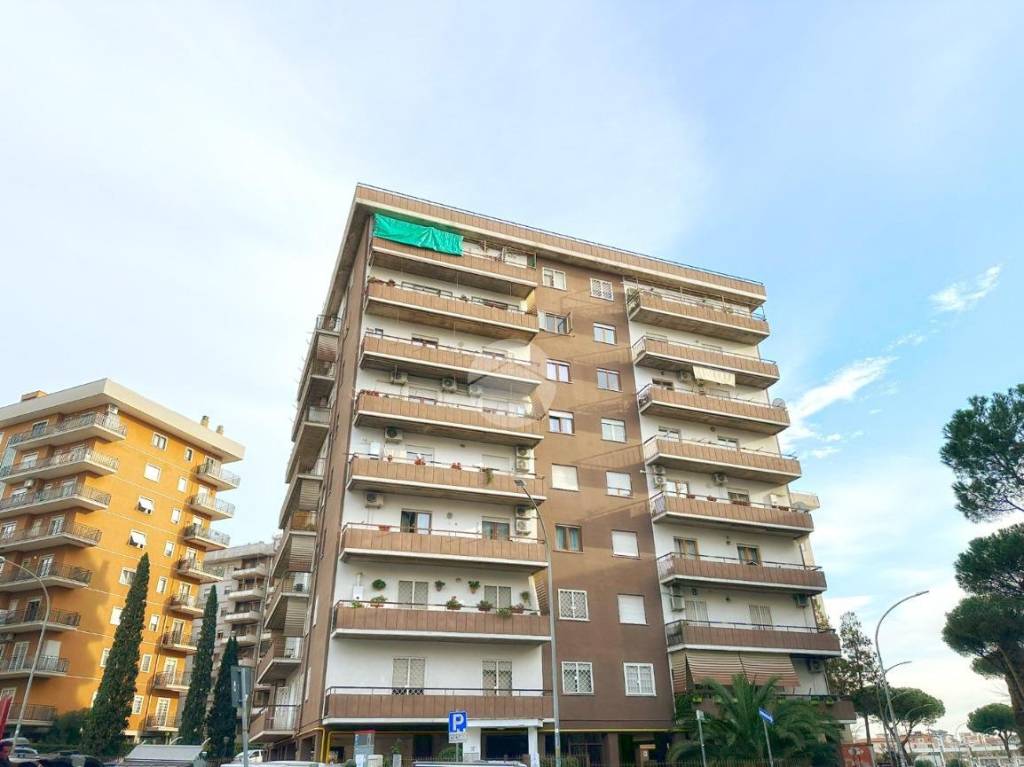 appartamento in vendita a Roma in zona Cinecittà