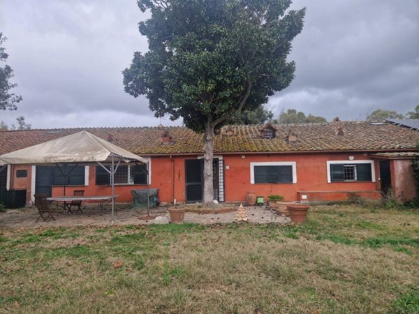 casa indipendente in vendita a Roma in zona Trigoria