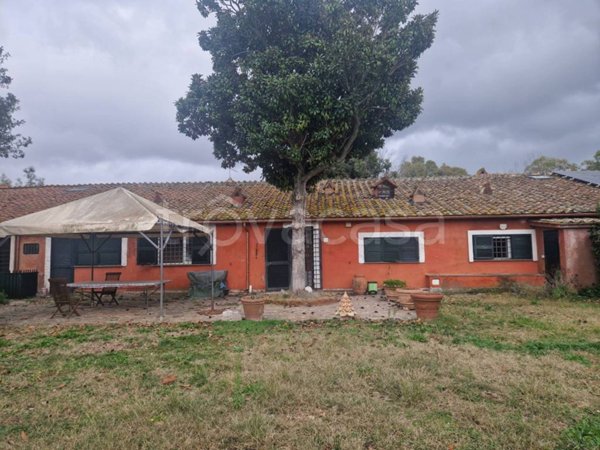 casa indipendente in vendita a Roma in zona Trigoria