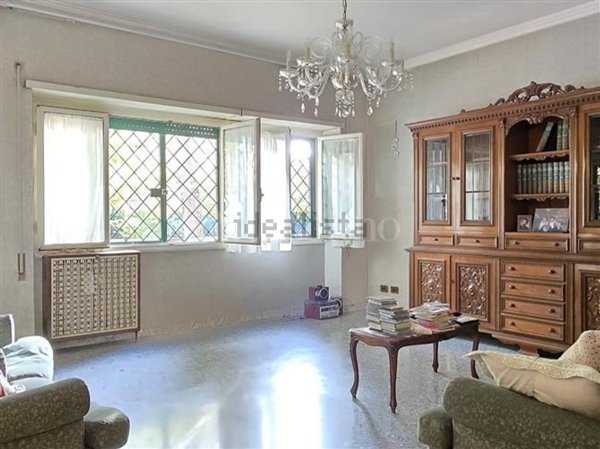 appartamento in vendita a Roma in zona Ostiense