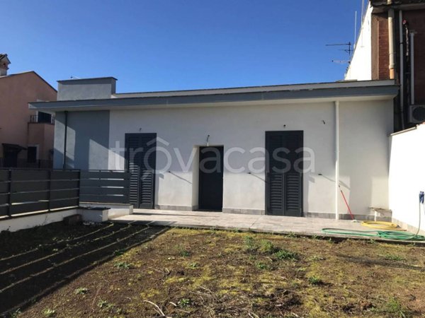casa indipendente in vendita a Roma in zona Torre Maura