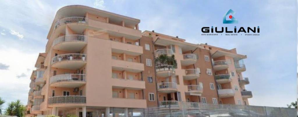 appartamento in vendita a Roma in zona Mezzocammino