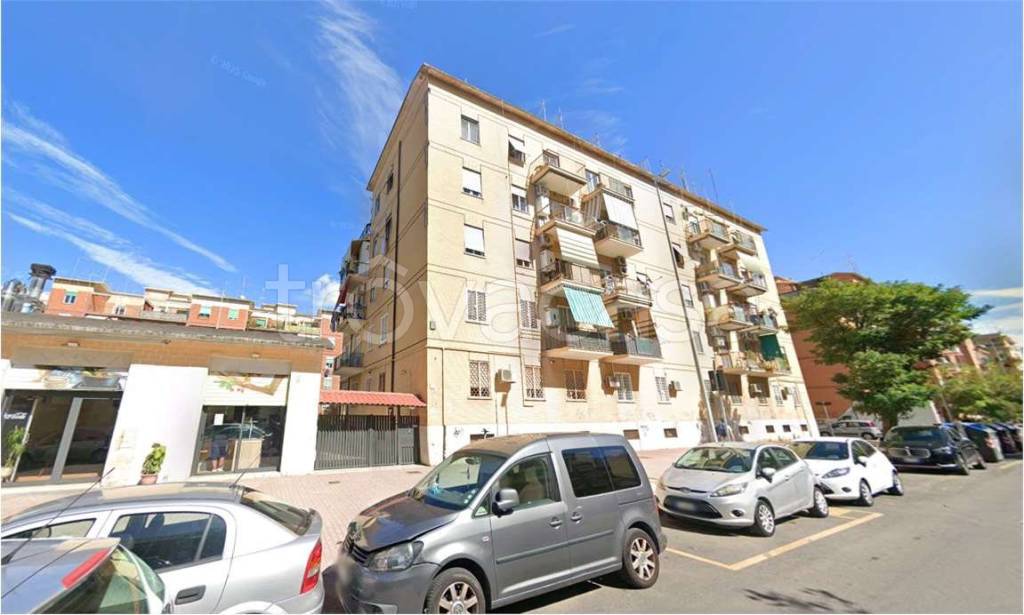 appartamento in vendita a Roma in zona Ostia