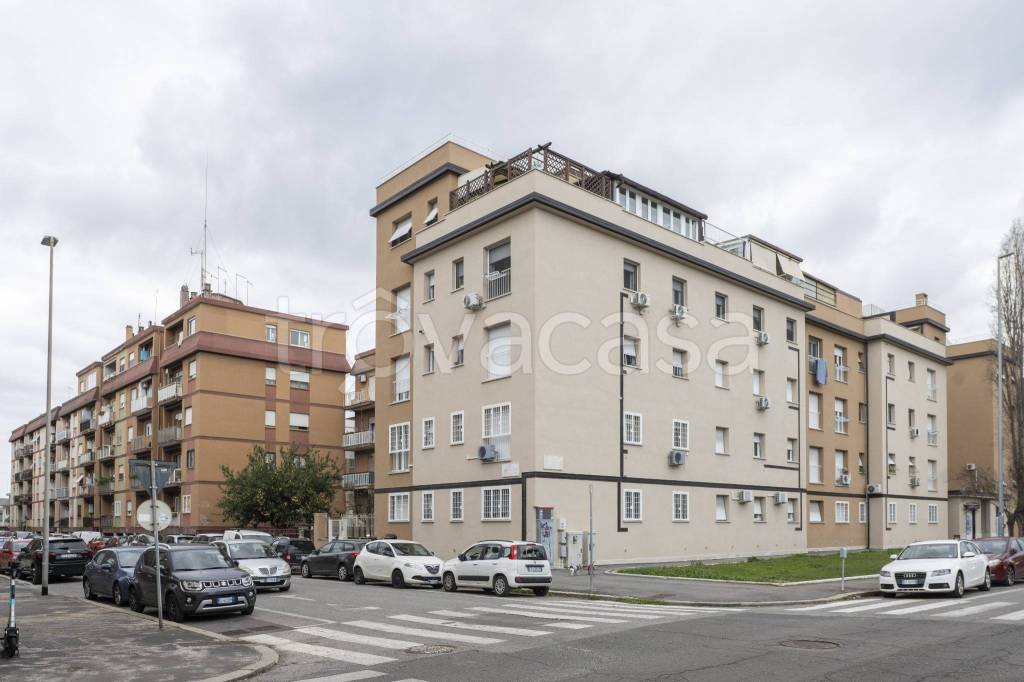 appartamento in vendita a Roma in zona Ostia