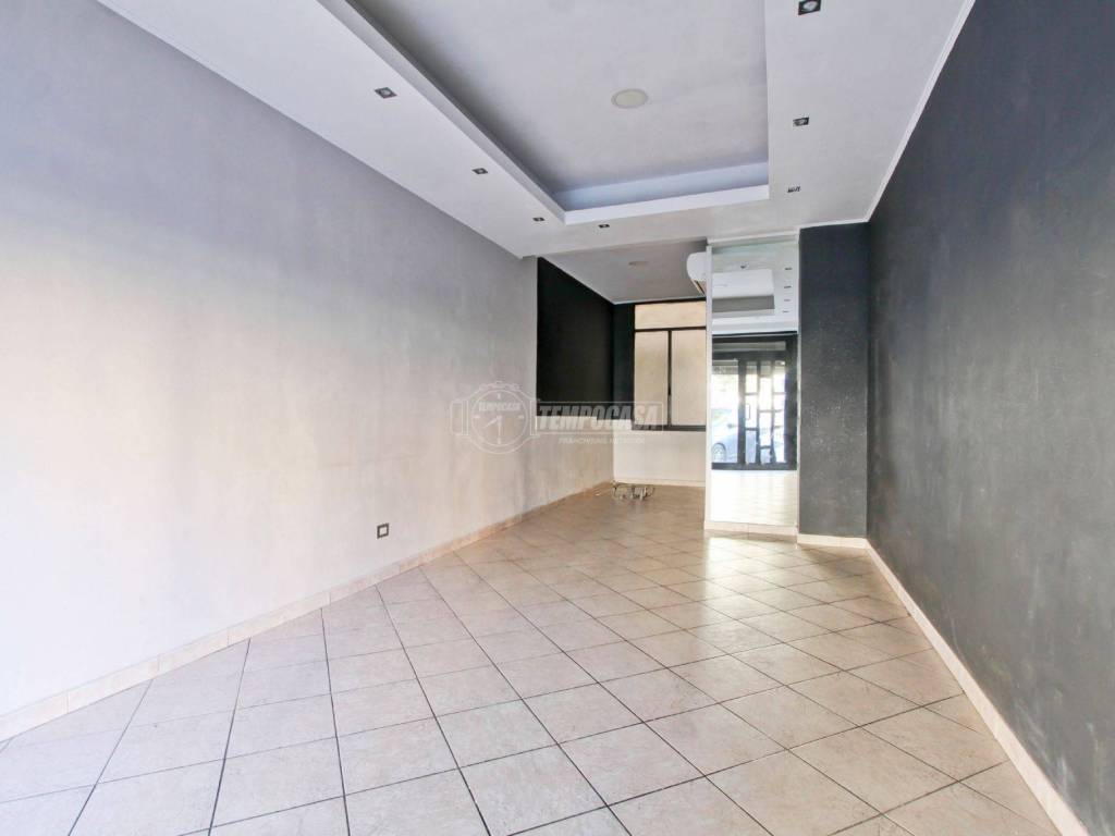 negozio in vendita a Roma in zona Monte Sacro/Talenti