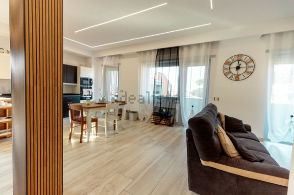 appartamento in vendita a Roma in zona Axa