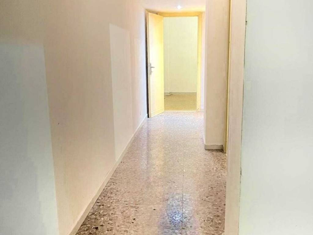 appartamento in vendita a Roma in zona Ostiense