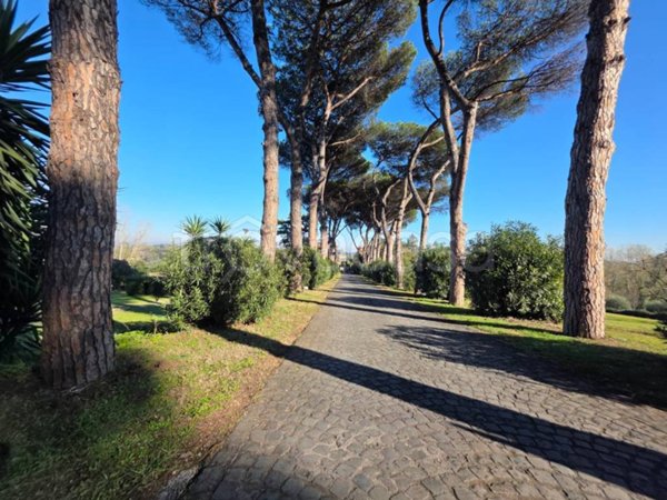 casa indipendente in vendita a Roma in zona Prima Porta