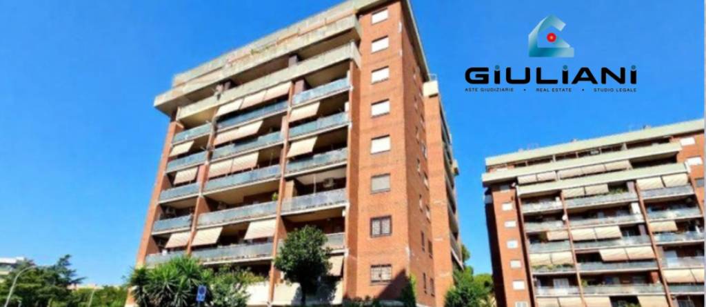 appartamento in vendita a Roma in zona Cinecittà