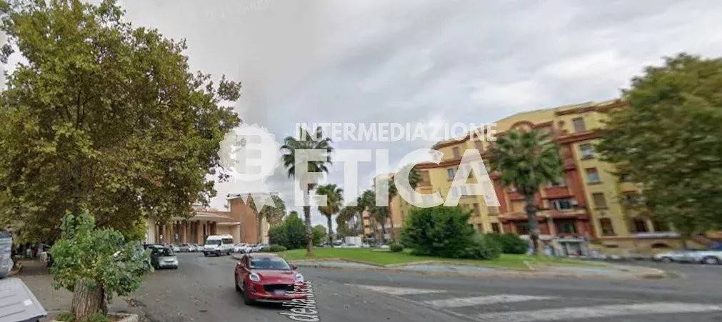 appartamento in vendita a Roma in zona Ostia