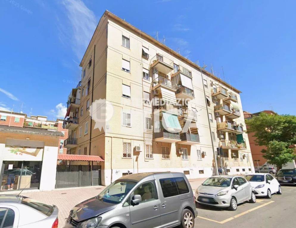 appartamento in vendita a Roma in zona Ostia