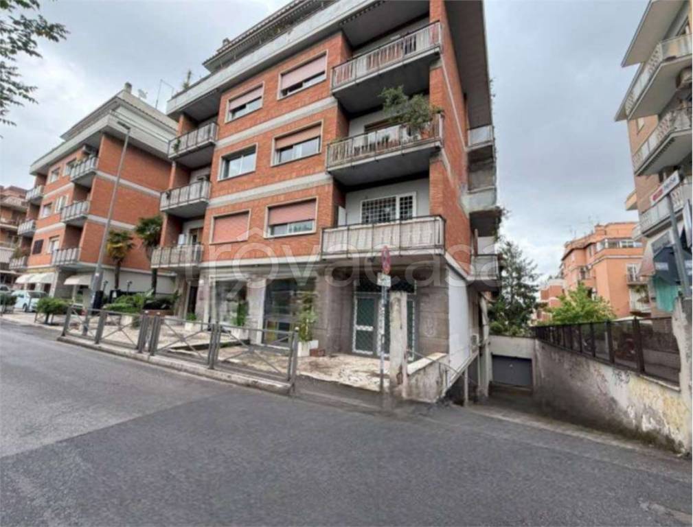 appartamento in vendita a Roma in zona Gianicolense