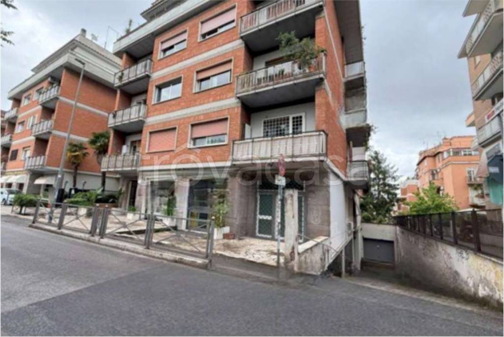 appartamento in vendita a Roma in zona Gianicolense