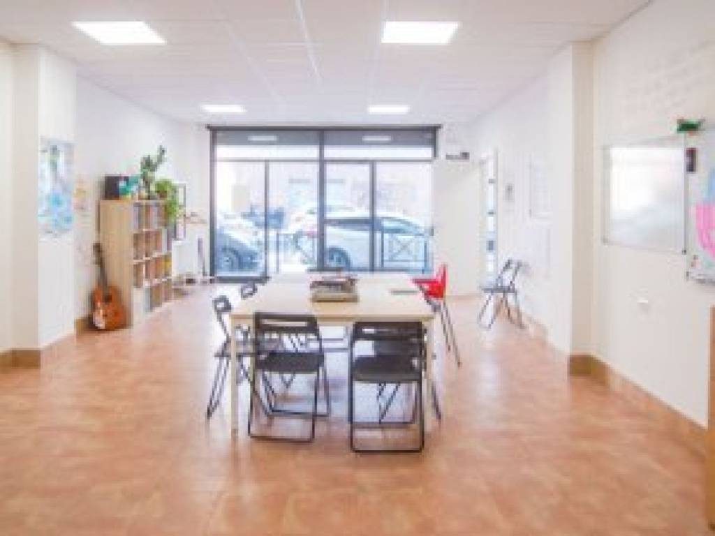 negozio in vendita a Roma in zona Tuscolano