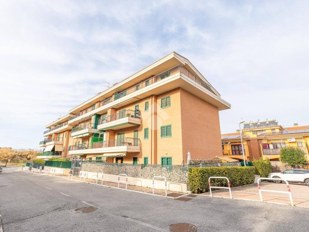 appartamento in vendita a Roma in zona Osteria del Curato