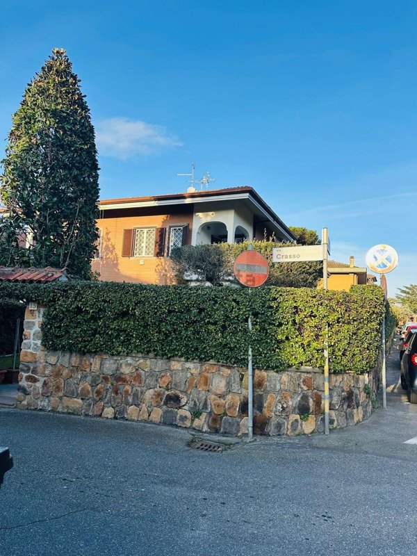 pentavano in vendita a Roma in zona Appio Pignatelli