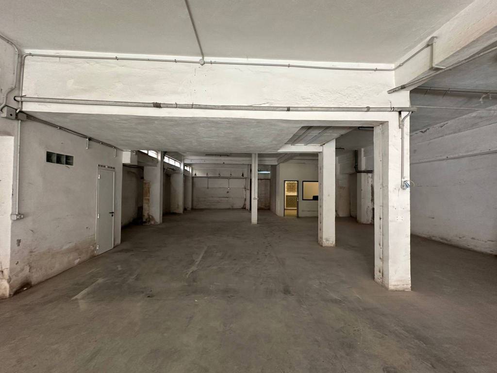 ufficio in vendita a Roma in zona Romanina