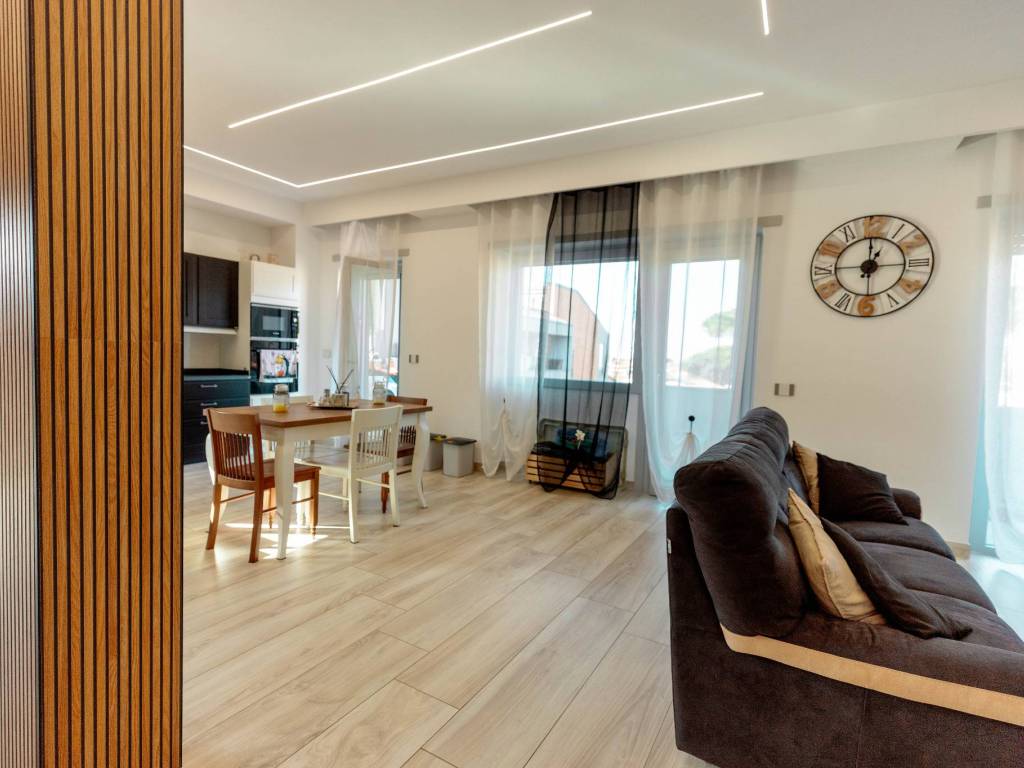 appartamento in vendita a Roma in zona Axa
