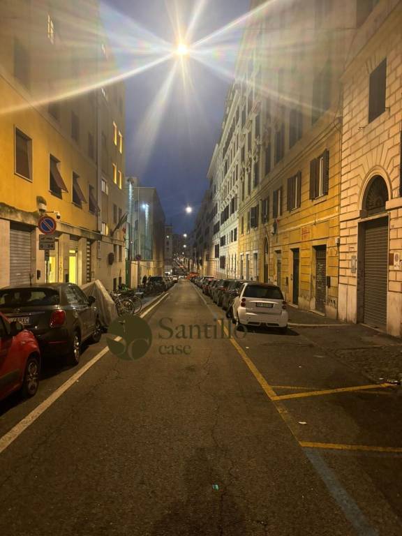 negozio in vendita a Roma in zona Esquilino