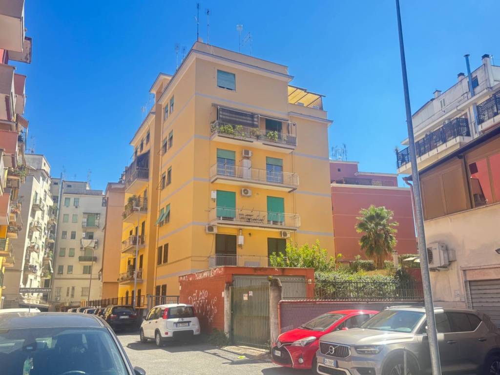 appartamento in vendita a Roma in zona Appio Claudio