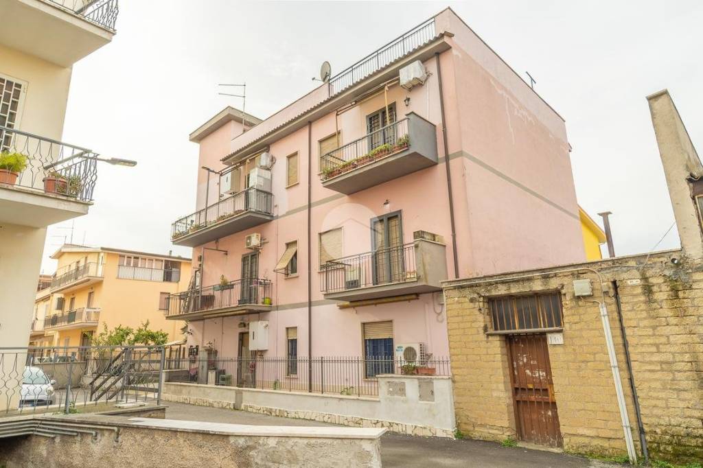 appartamento in vendita a Roma in zona Cinecittà