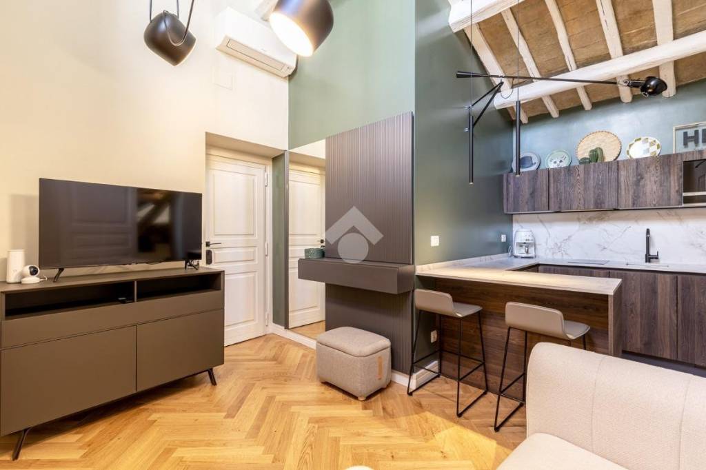 appartamento in vendita a Roma in zona Trevi-Colonna