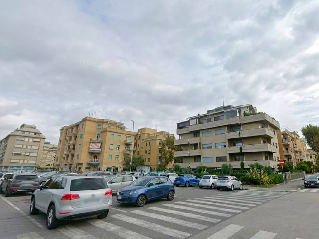 appartamento in vendita a Roma in zona Ostia