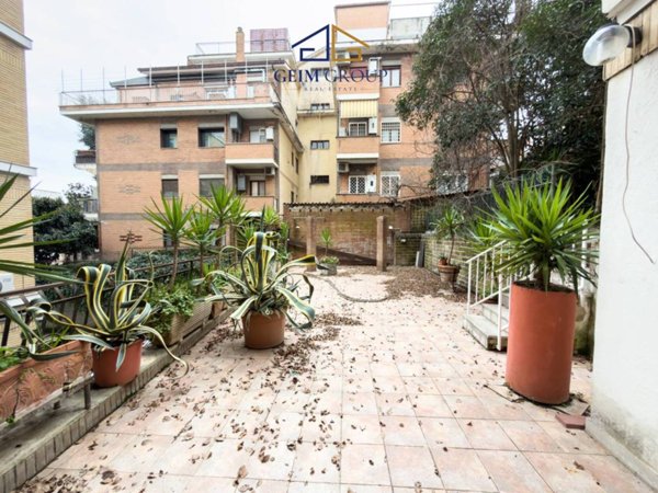 appartamento in vendita a Roma in zona Grottarossa