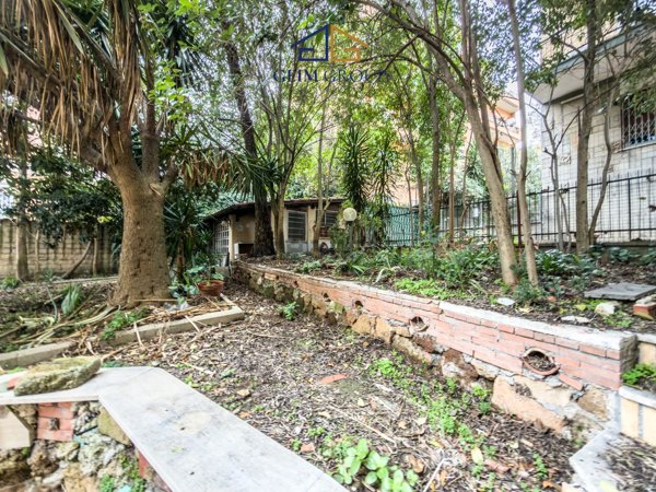 appartamento in vendita a Roma in zona Tomba di Nerone