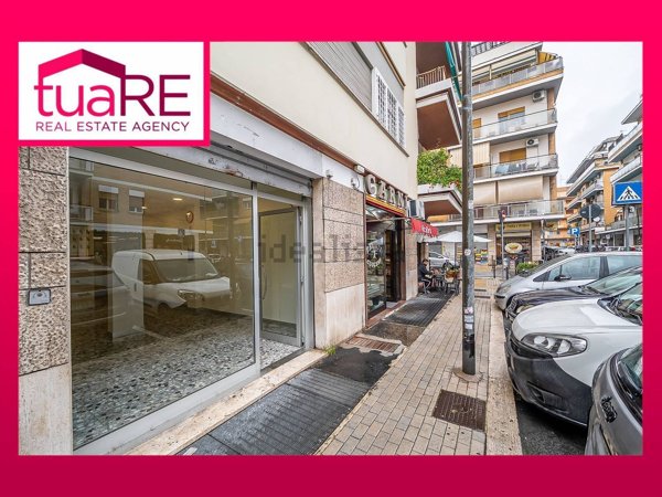 locale commerciale in vendita a Roma in zona Primavalle