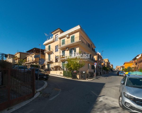 appartamento in vendita a Roma in zona Labaro