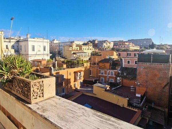 appartamento in vendita a Roma in zona Castro Pretorio
