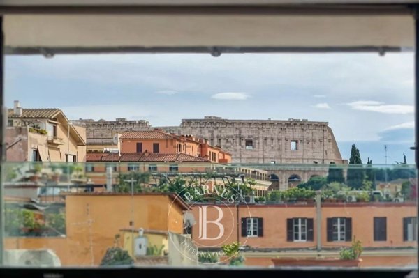 appartamento in vendita a Roma in zona Rione Monti/Campitelli