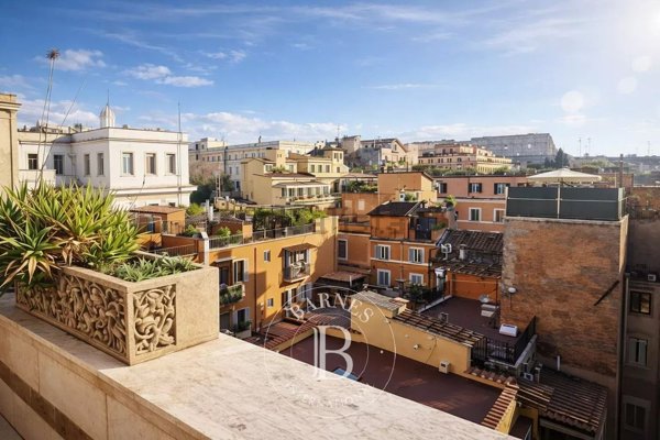 appartamento in vendita a Roma in zona Castro Pretorio