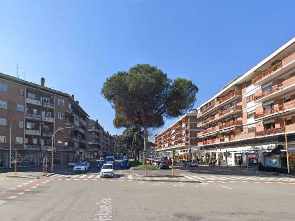 negozio in vendita a Roma in zona Monte Sacro/Talenti