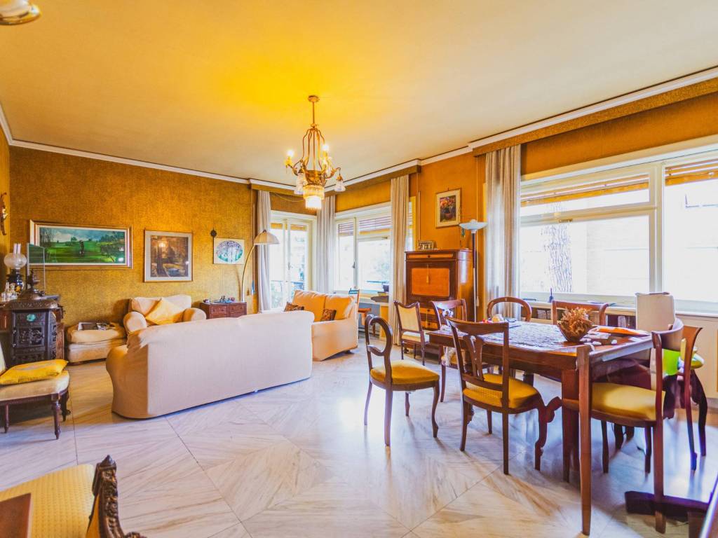 appartamento in vendita a Roma in zona Tomba di Nerone