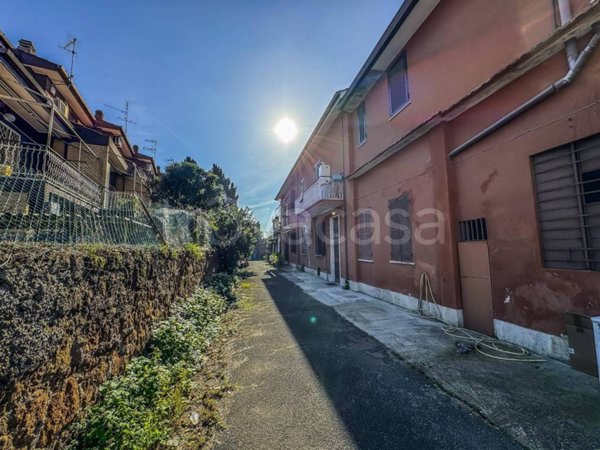 appartamento in vendita a Roma in zona Acilia