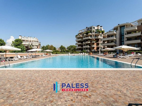 appartamento in vendita a Roma in zona Ostiense