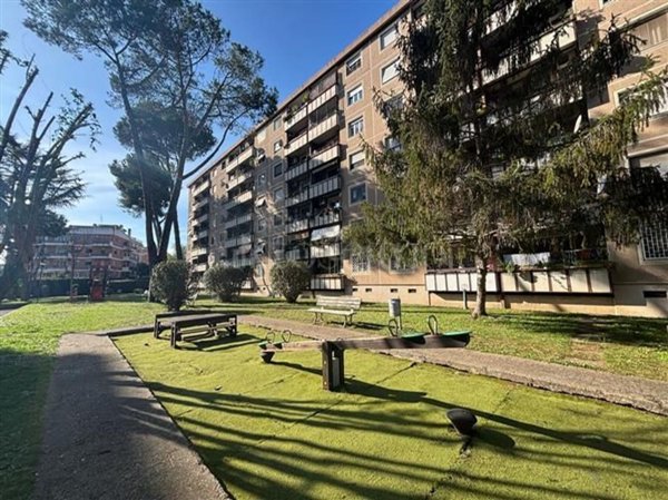 appartamento in vendita a Roma in zona Tre Pini - Poggio dei Fiori
