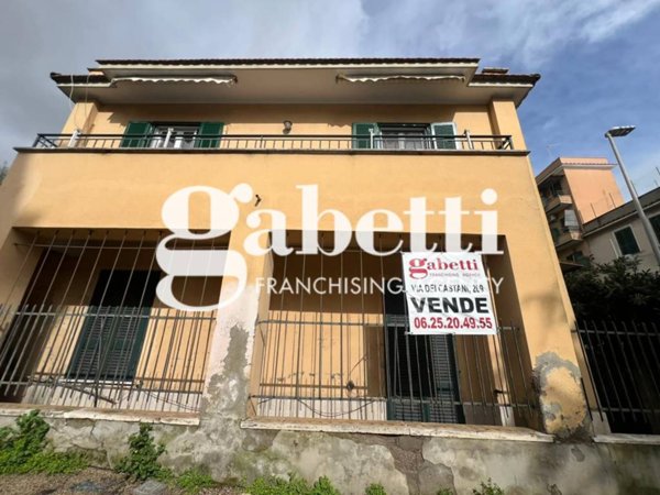 appartamento in vendita a Roma in zona Prenestino-Centocelle