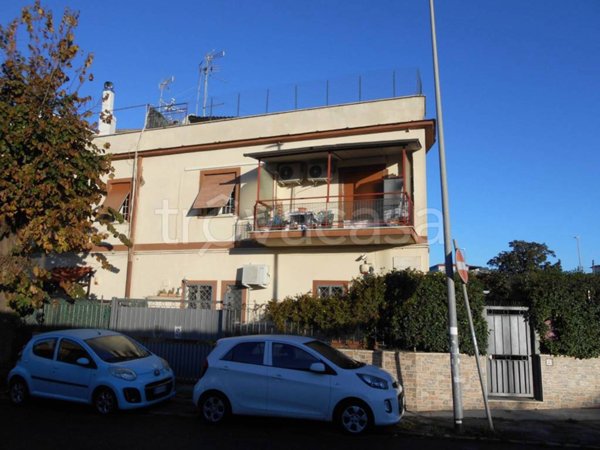 appartamento in vendita a Roma in zona Acilia