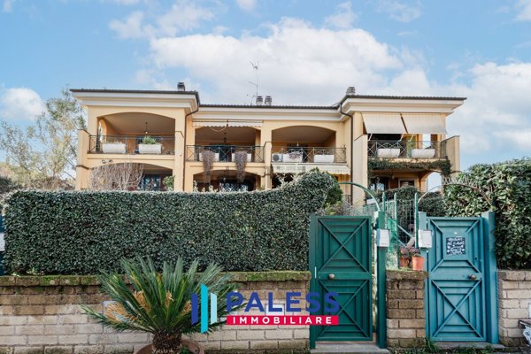 esavano in vendita a Roma in zona Isola Farnese