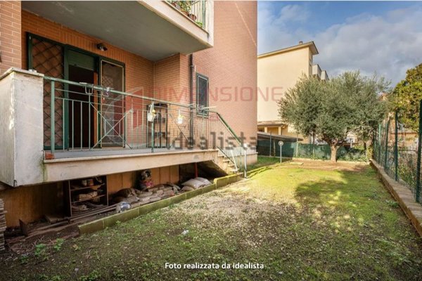 appartamento in vendita a Roma in zona Lunghezza