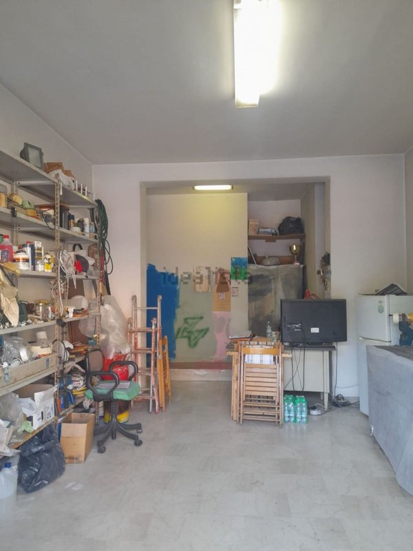 locale commerciale in vendita a Roma