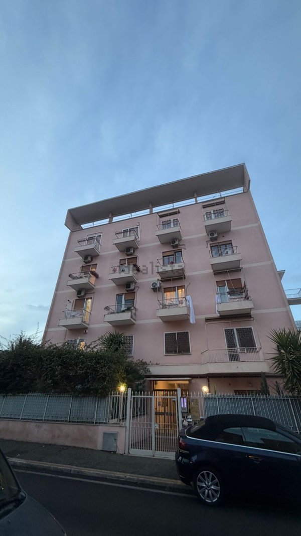 appartamento in vendita a Roma in zona Giuliano Dalmata